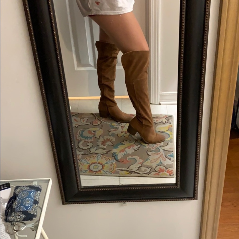Boots - Picture 2 of 4